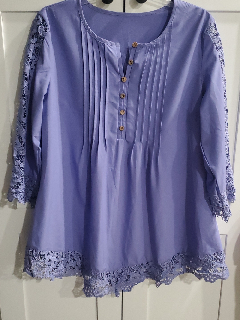 Women's Lace-Trim Pintuck Tunic in Lavender
